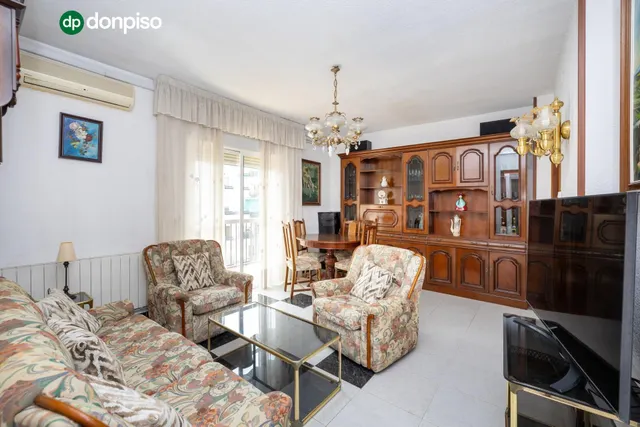 ✨ Piso de 3 dormitorios con terraza en el Zaidín – Espacio, comodidad y agradables vistas — 4