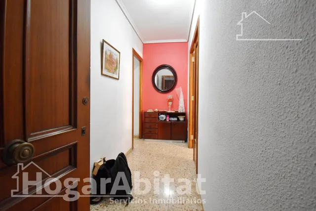 ¡Oportunidad! Amplio, luminoso y exterior con ascensor y balcón, en excelente ubicación — 38