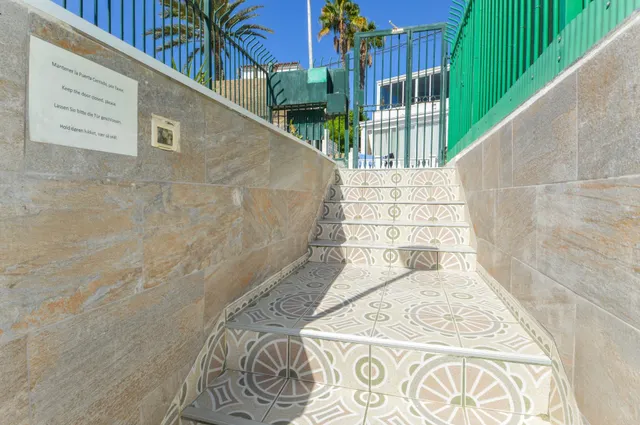 Dúplex con 3 dormitorios y vistas al mar en Loma Dos: Proyecto con alto potencial de reforma — 10
