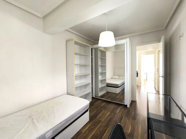 Vivienda 94 m2 reformada minimalista en venta en el centro de Oviedo — 9