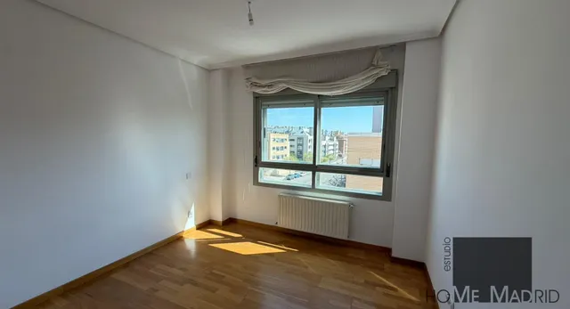 ESTUDIO HOME MADRID OFRECE vivienda de 99 m2 construidos, en urbanización cerrada, en la zona de Montecarmelo. — 10