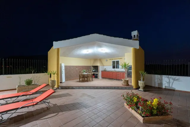 Magnífico Chalet en Orihuela – Listo para Entrar a Vivir — 42