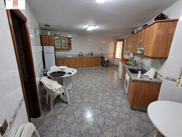 VENTA EN MONTIJO, PISO MUY AMPLIO DE 225 M2 UTILES, AMPLIAS  - foto 2