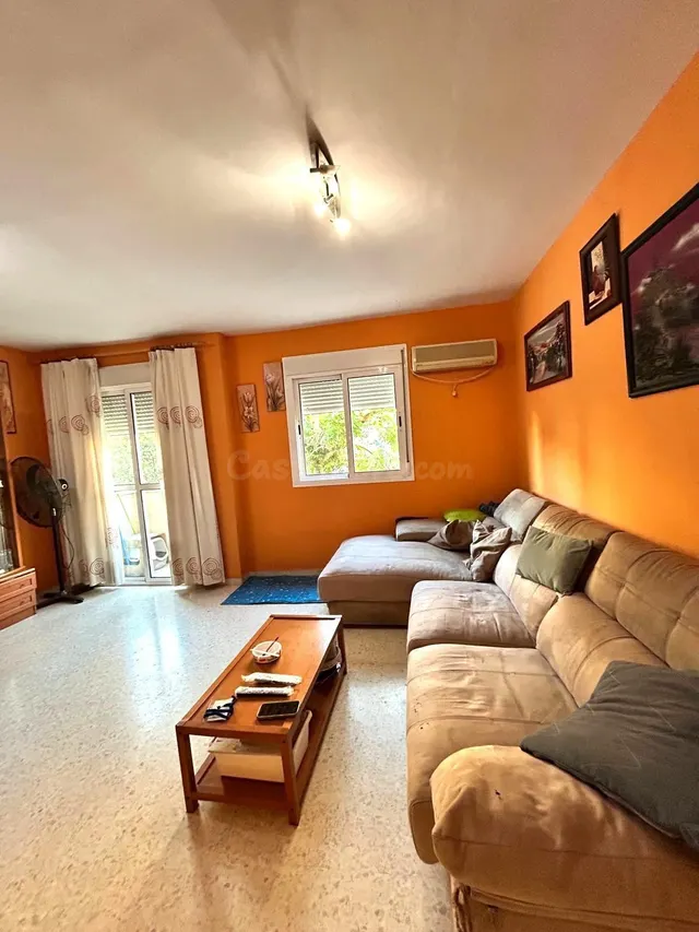Piso de 4 habitaciones y parking en Pino Montano, Sevilla