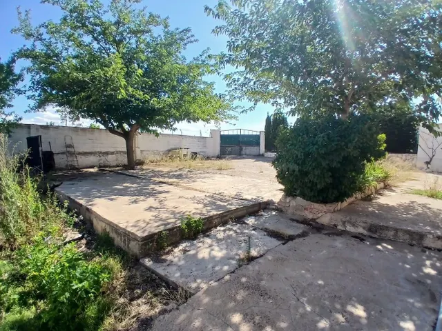 VENTA DE TERRENO CON VARIAS construcciones - foto 2