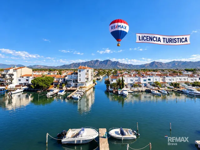 Ático dúplex con licencia turística y vistas a los canales d