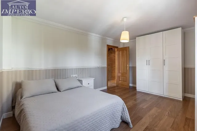 INCREÍBLE CHALET INDEPENDIENTE EN ZONA PRIVILEGIADA — 17