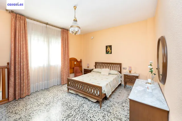 Local + vivienda en Avda. Cadiz — 21