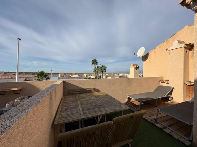 Bungalow de 3 dormitorios y 2 Baños con 2 Terrazas y Piscina en Gran Alacant. — 9