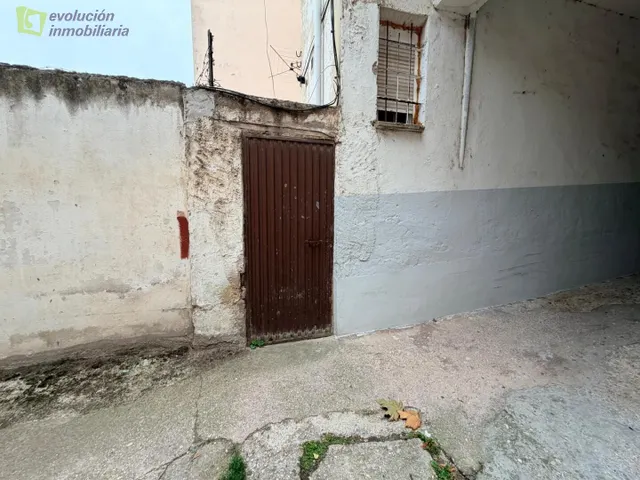Se vende local/almacen  en san pedro de la fuente,Burgos. — 10