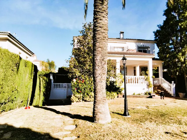 🌟 Impresionante casa unifamiliar a cuatro vientos con jardín - foto 4