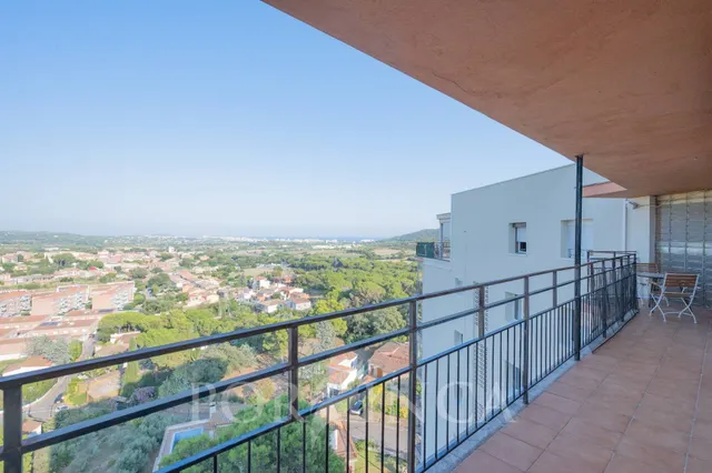 Ático con magnificas vistas al mar y la montaña en Calonge — 30