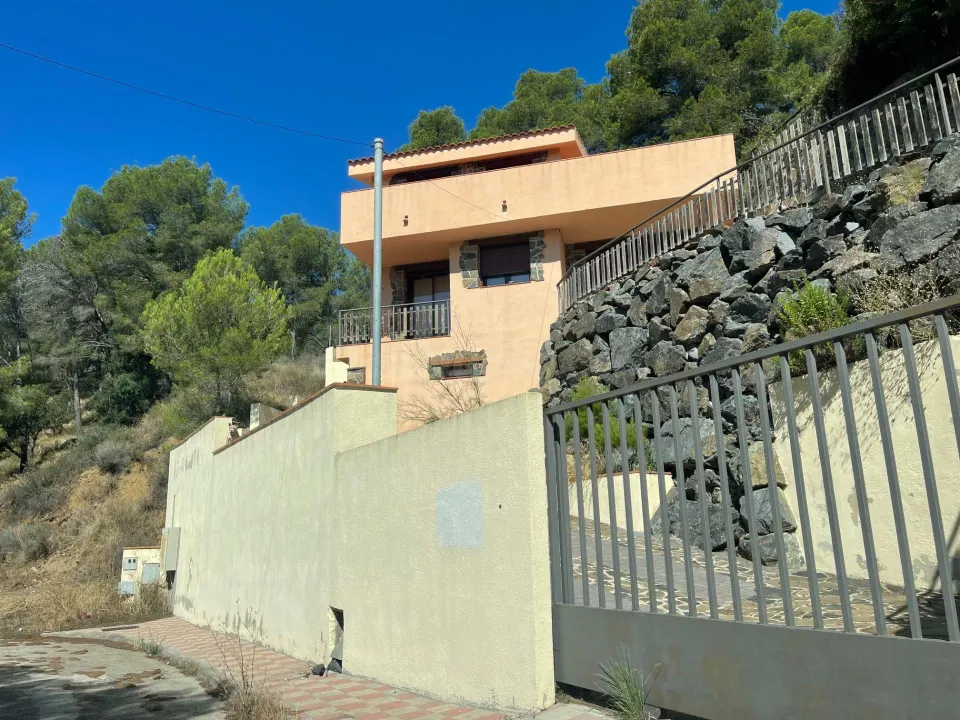 En venta chalet en Riudecanyes –