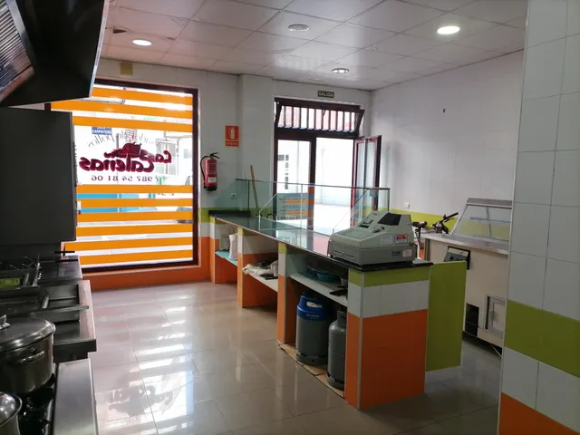 OPORTUNIDAD VIVIENDA + NEGOCIO EN CACABELOS — 30