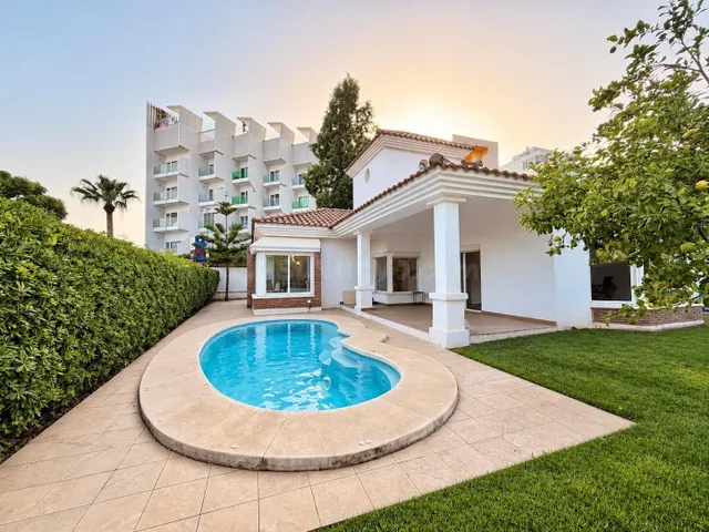 CHALET EN HIGUERON, BENALMÁDENA