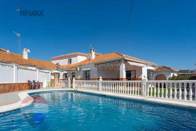 Magnífico chalet con piscina y licencia turística en Rincón  - foto 2
