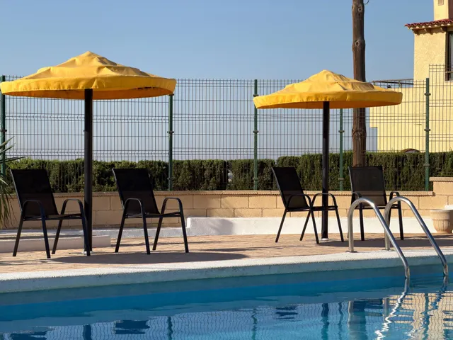 Torreblanca! Encantador bungalow reformado con 2 terrazas en urbanización exclusiva con 2 piscinas comunitarias — 6