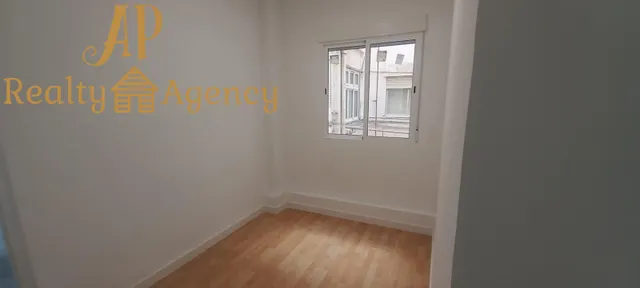 Piso exterior con balcón, trastero y posibilidad de 3 dormitorios en Elda — 14