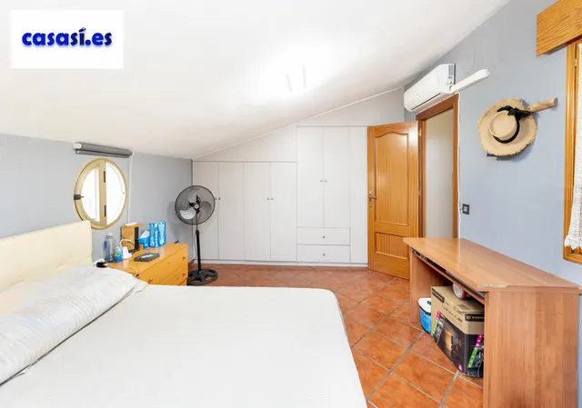SE VENDE BONITA CASA EN CAJAR — 24