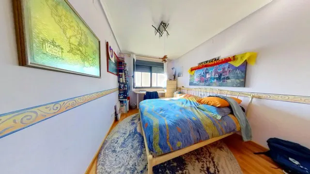 GRAN PISO DE 6 DORMITOTIOS CON PISCINA — 22