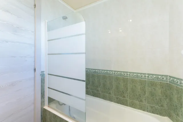 Amplio Apartamento en Playa de Gandia con Vistas al Mar — 25