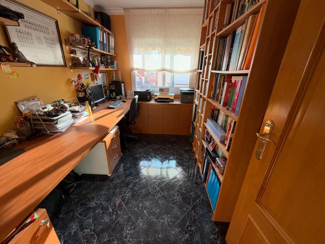 Último piso de 4 dormitorios con balcón — 33