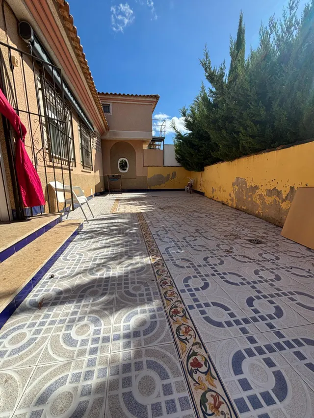 Estupenda casa con gran espacio exterior — 20