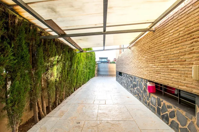 CHALET EN LA ALCAYNA DE 8 DOMITORIOS - foto 4