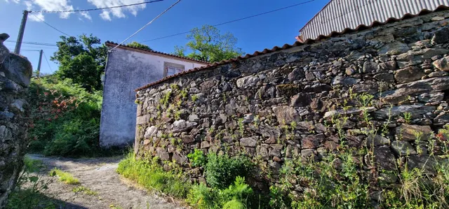 CASA DE PIEDRA CON TERRENO OPARA REFORMAR EN OUTES — 3