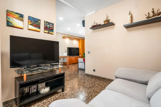 Dúplex  con 3 dormitorios mas buhardilla, 2 baños, balcón, vistas panoramicas. — 42
