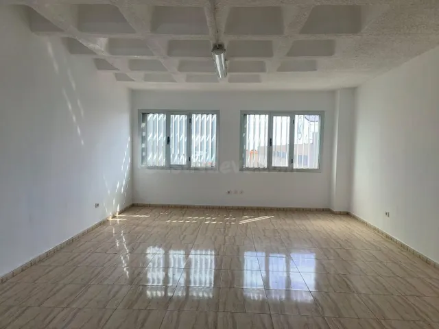 ¡OPORTUNIDAD OFICINA EN POLÍGONO COSTA SUR! - foto 2