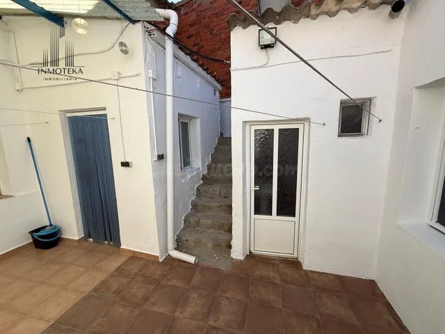 REF: C103 GRUPO INMOTEKA INMOBILIARIA VENDE CASA CON PATIO E - foto 3