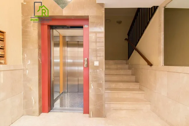 Magnifica vivienda con garaje en vergeles, junto a palacio de deportes — 19
