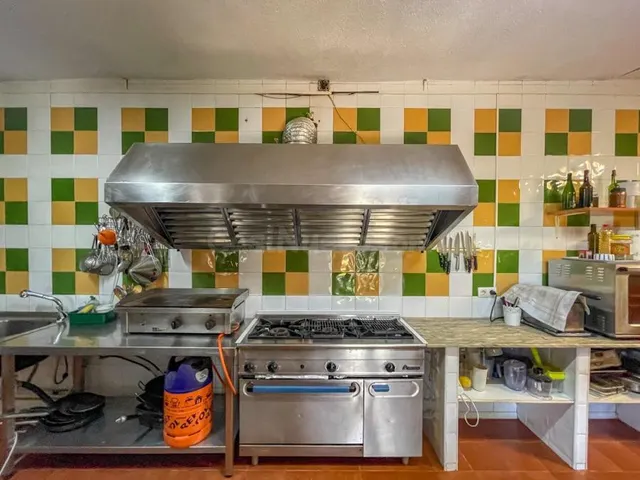 Edificio de uso mixto en venta en DE TORREMENGA, 148 - foto 3