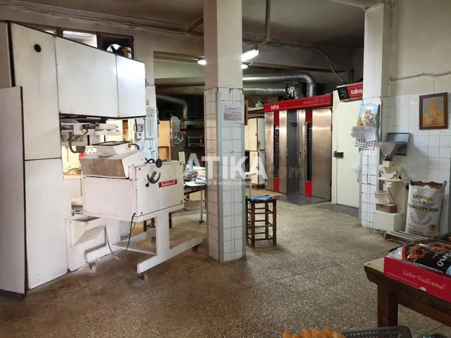 LOCAL VENTA ACONDICIONADO COMO PANADERÍA - foto 3