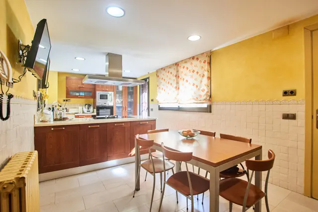 EN VENTA CASA EN VILANOVA I LA GELTRÚ (ZONA L´ARAGAI) — 18