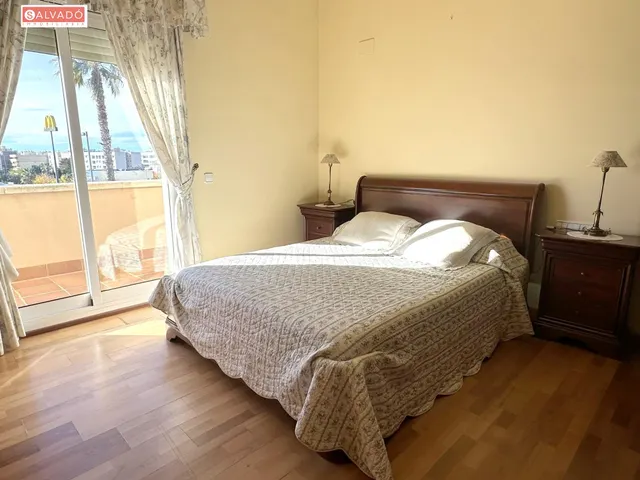 ¡CHALET ESQUINERO CON PISCINA PRIVADA Y VISTAS AL MAR EN EL MAS MEL! — 20