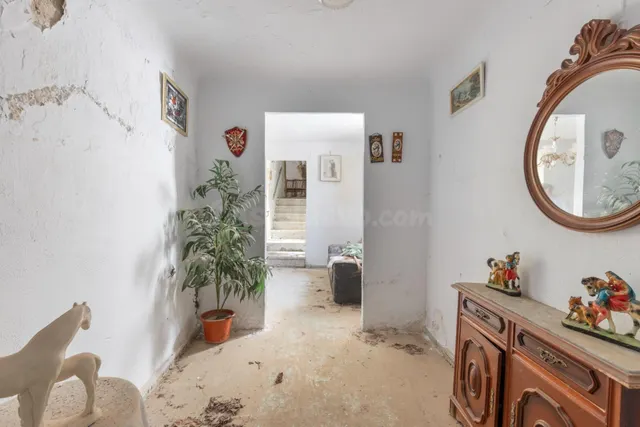 CASA PARA REFORMAR, MÁS TERRENO DE 250M2 — 3