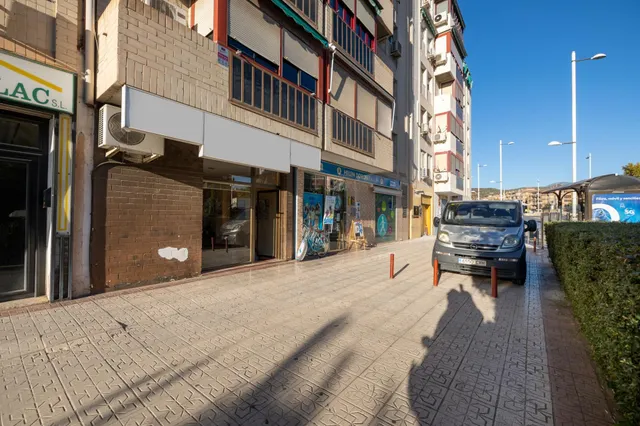 Local comercial en magnifica ubicación. Jardin de la Reina — 2