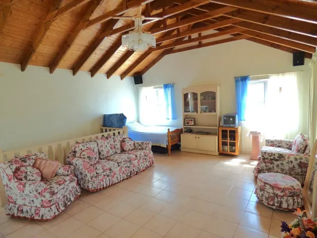 SE VENDE GRAN CHALET EN BELLA ORCHETA — 40