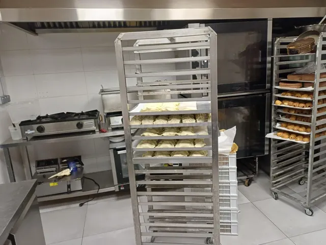 Traspaso obrador de hostelería y pastelería con licencia + 2 - foto 2