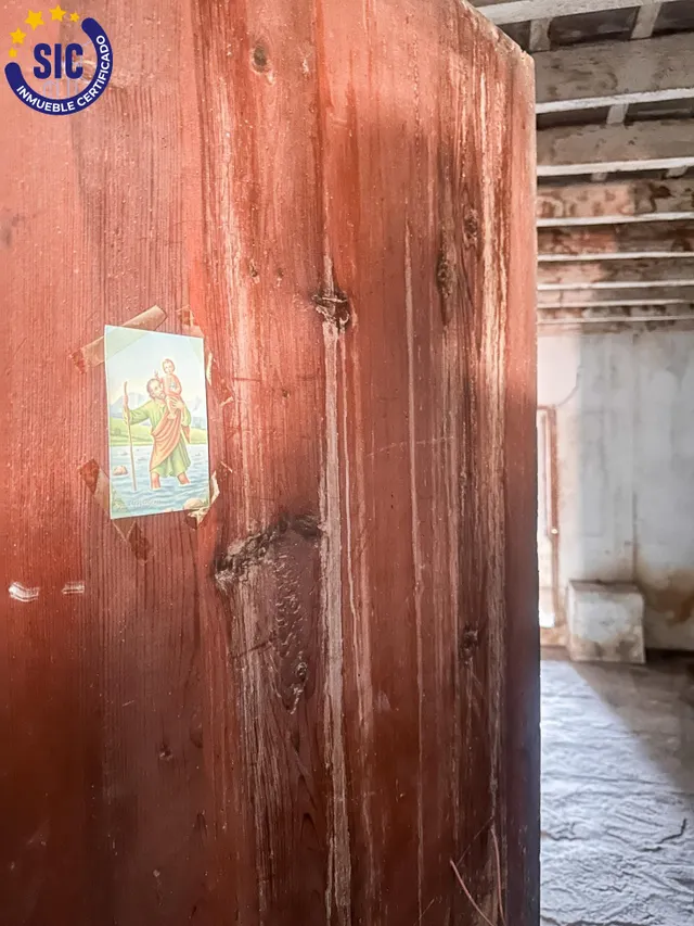 Casa de planta baja y dos alturas en el centro de Castellón, zona Tascas, junto a Fadrell, Borrull ideal para restauración o para vivienda. — 38