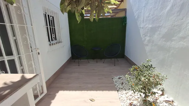 Una vivienda reformada con excelentes espacios exteriores, solárium privado y vistas al mar — 32