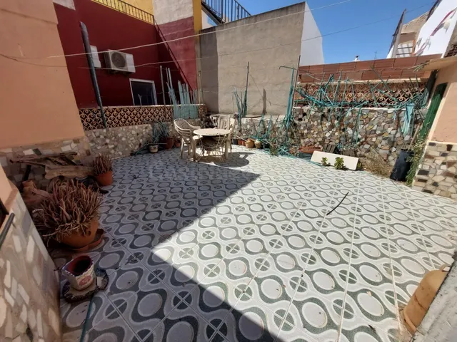 Gran casa de 320m en el centro de Vera - foto 4