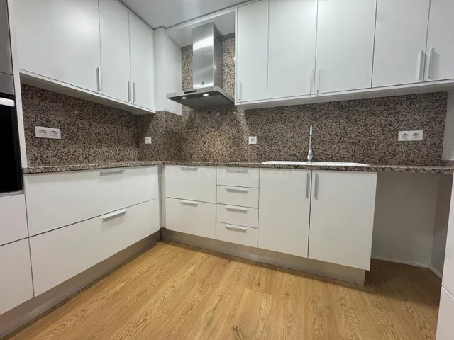 PISO DE SEGUNDA MANO TOTALMENTE REFORMADO EN VENTA EN MANRES - foto 4