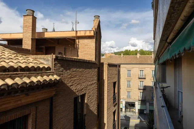 Piso y cochera en venta junto Acera de Darro. — 27