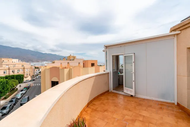 ¡descubre este ático con amplía terraza, garaje y trastero! — 9
