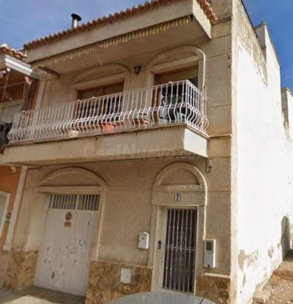 Se vende piso CESIÓN DE REMATE en C/ AUSIAS MARCH en Benirre