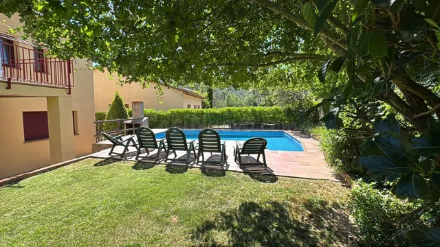 Exclusiva propiedad con piscina, 5 habitaciones y licencia t - foto 4