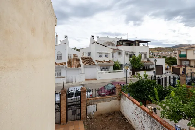 VIVIR EN UNA CASA...JUNTO A GRANADA!! EN HUETOR VEGA — 24